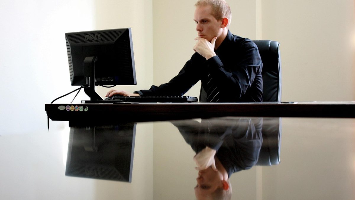 Business, businessman, chair — Benefits of Using Metatrader 4 Webtrader for Forex